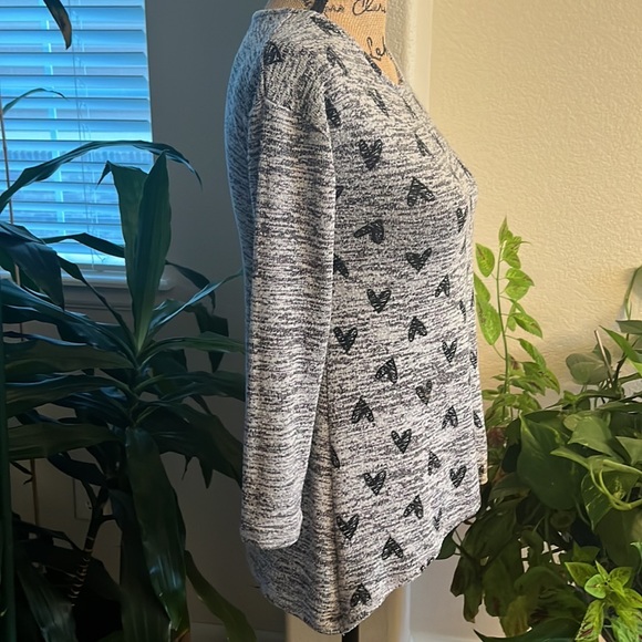 DKNY Sweater Black Hearts Gray Soft Knit - Picture 9 of 11